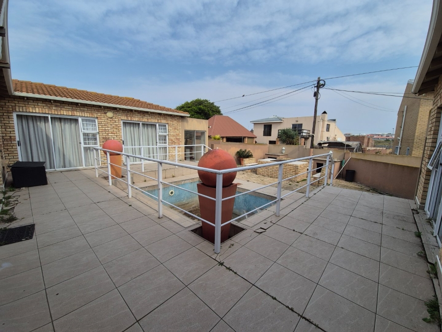 4 Bedroom Property for Sale in Bluewater Bay Eastern Cape